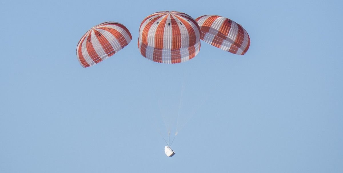SpaceX Announces Development On Private Crew Parachute Testing